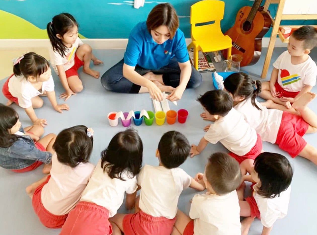 Abigail Chaim with her students